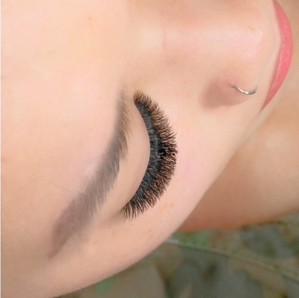 perfect top line on Russian volume lash extensions