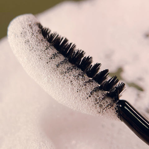 lash shampoo on a mascara wand