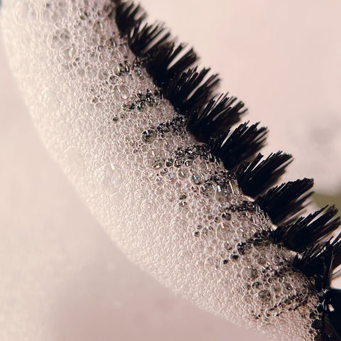 lash extensions shampoo on mascara brush