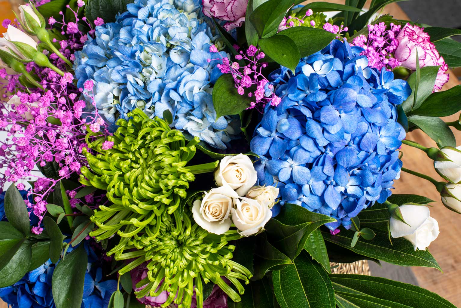 La Florela hydrangeas - blue flowers benefits of flower arrangement