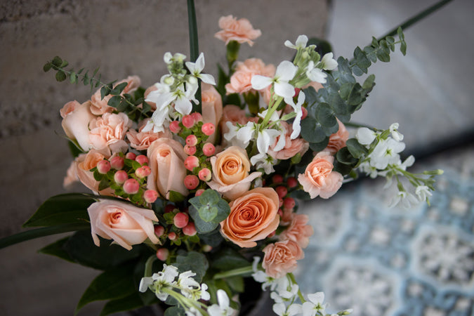 white roses bouquet meaning - La Florela