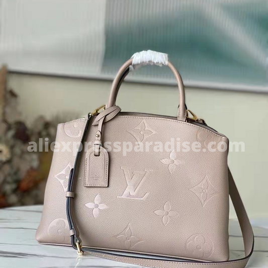 YSL] Icare Maxi Shopping Bag In Quilted Lambskin - 38/58 x 43 x 8 CM, USA  seller, worldwide shipping