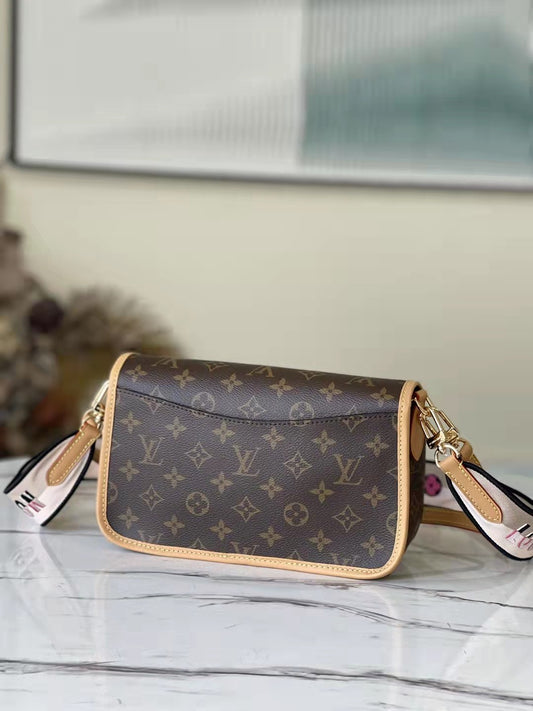 Túi xách nam Louis Vuitton Sac Plat Horizontal Zippe Monogram siêu cấp like  auth 99% - TUNG LUXURY™