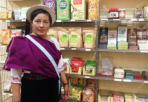 Gloria Sagnay, productora de quinoa de Comercio Justo de la organización MAQUITA, durante su visita a la tienda SETEM