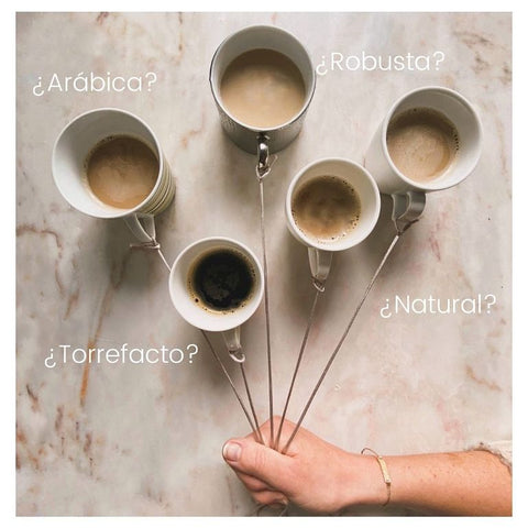 Imagen con distintas tazas de café para representar distintos tipos de grano y tueste