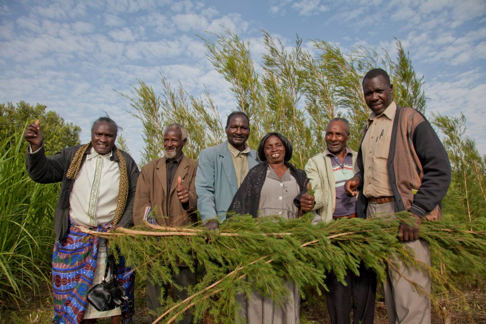Grupo de agricultores y agricultoras de la organización de Comercio Justo KOOFA