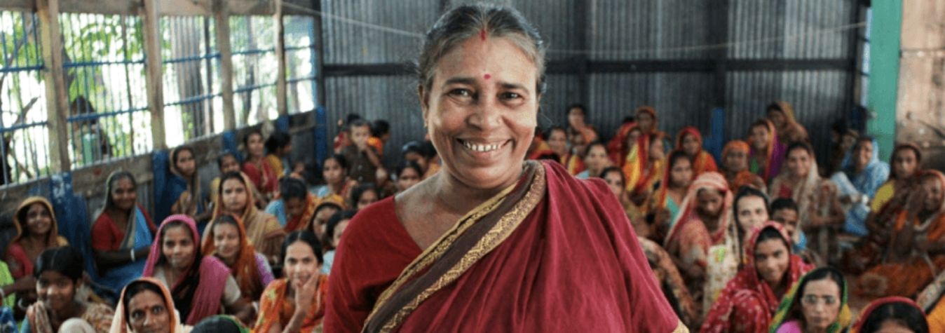 Reunión de mujeres de una organización de Comercio Justo en India