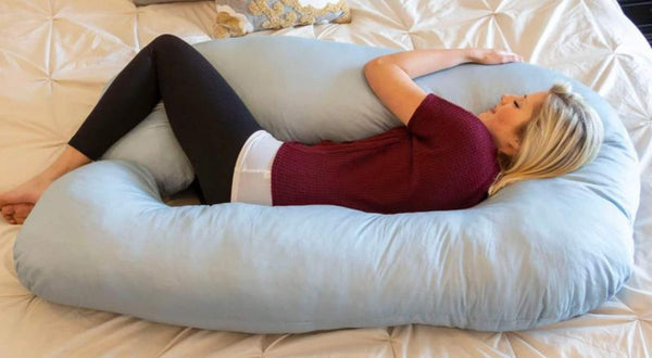 12-maternity-pillow-gifts-for-pregnant-women