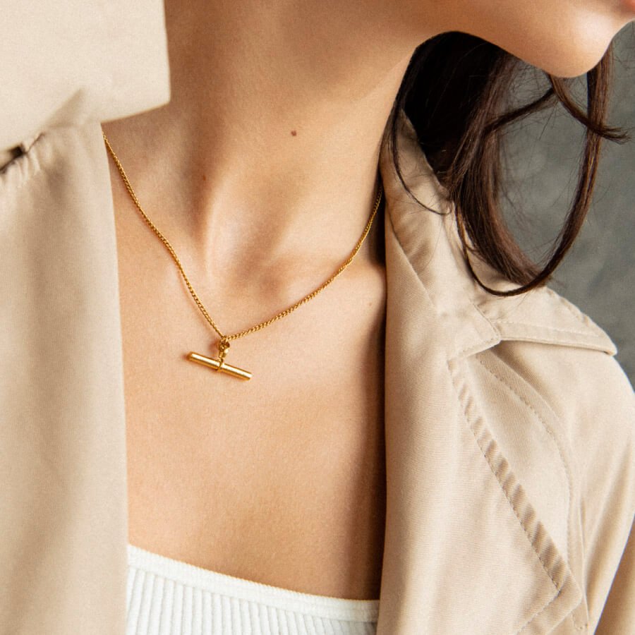 women's gold t bar necklace