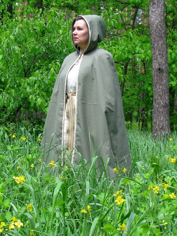 Blue Medieval hooded cape with green trim – EthnicGiftsByInna