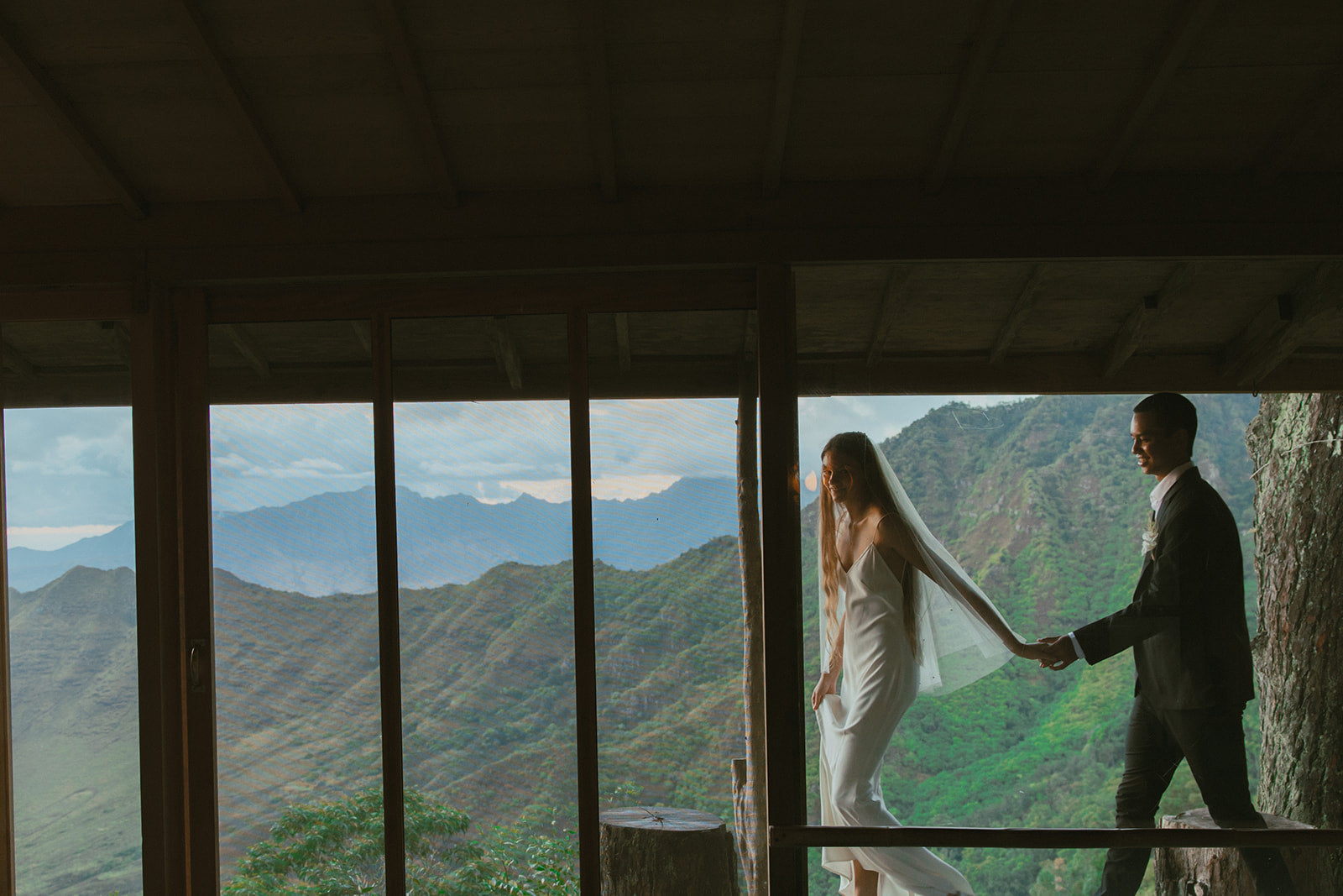 Mountains and elopement couple