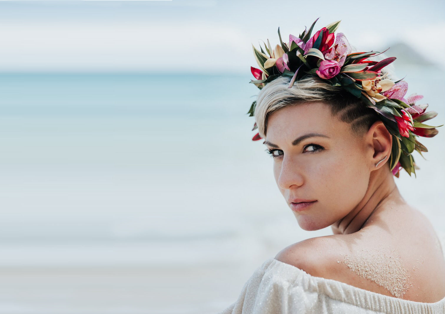 Woman wearing a tropical hakulei - photo by Lucie XYZ Photography