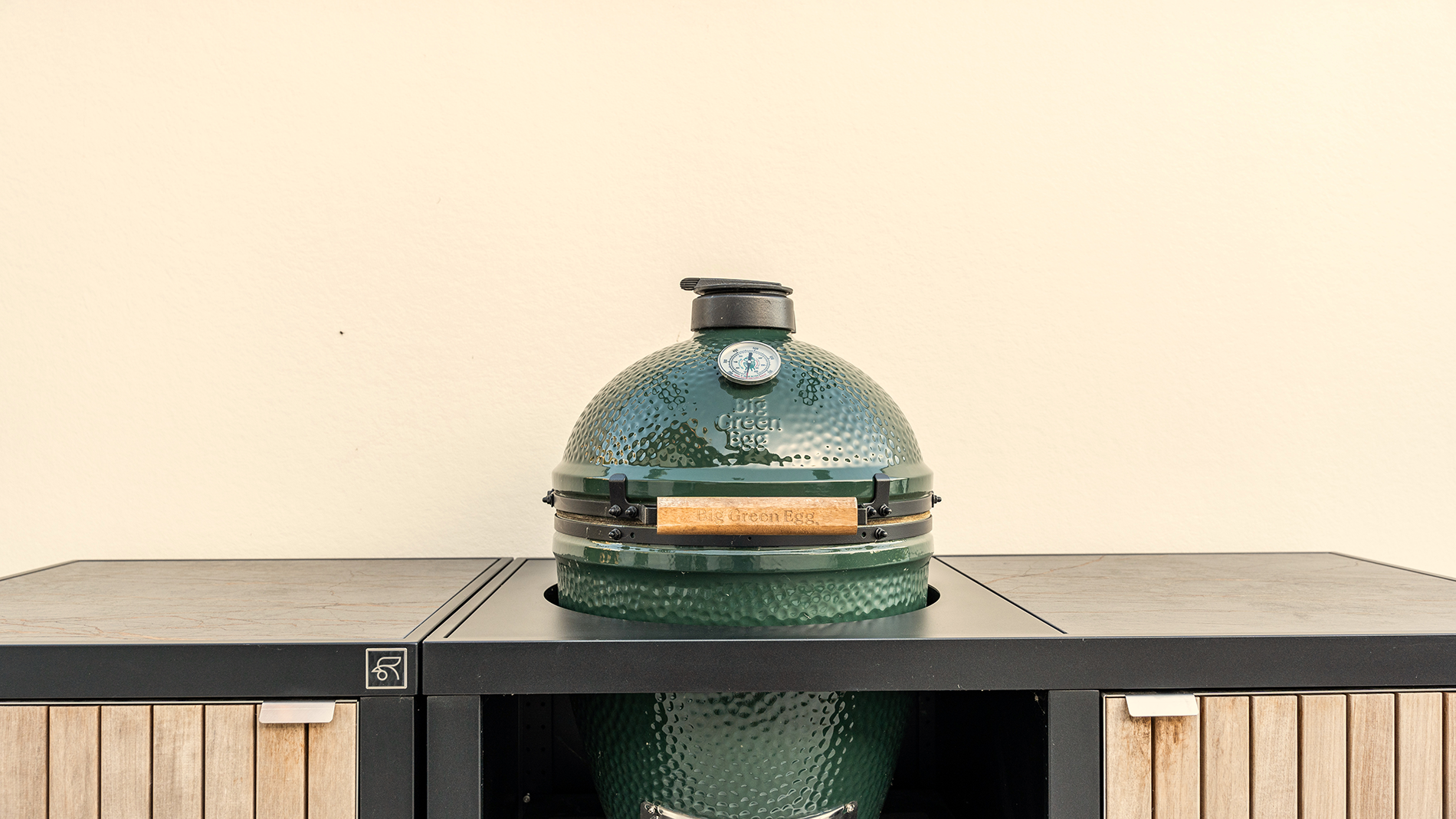 Outdoor Kitchen_Roostr-BigGreenEgg