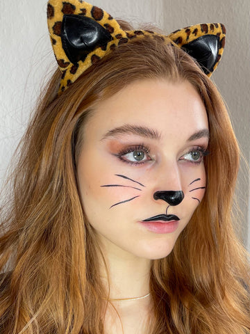 Tiger Lily Faschingslook mit zertifizierter Naturkosmetik von benecos