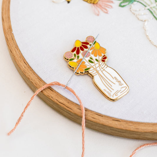 Needle Minder / Magnetic Needle Holder Fan / Embroidery Accessory