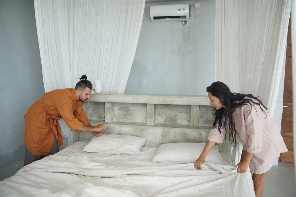 people generally would call bedding linen to describe a cloth used to cover a bed, but it does not mean the “bedding linen” is made of linen fabric. 