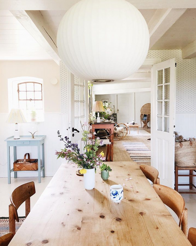 Country style dining room