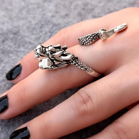 Dragon Gothic Ring: A Mystic Adornment