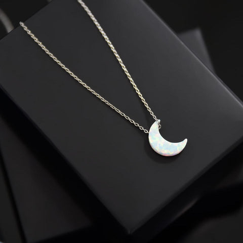 The Enigmatic Meaning of Moon Necklaces