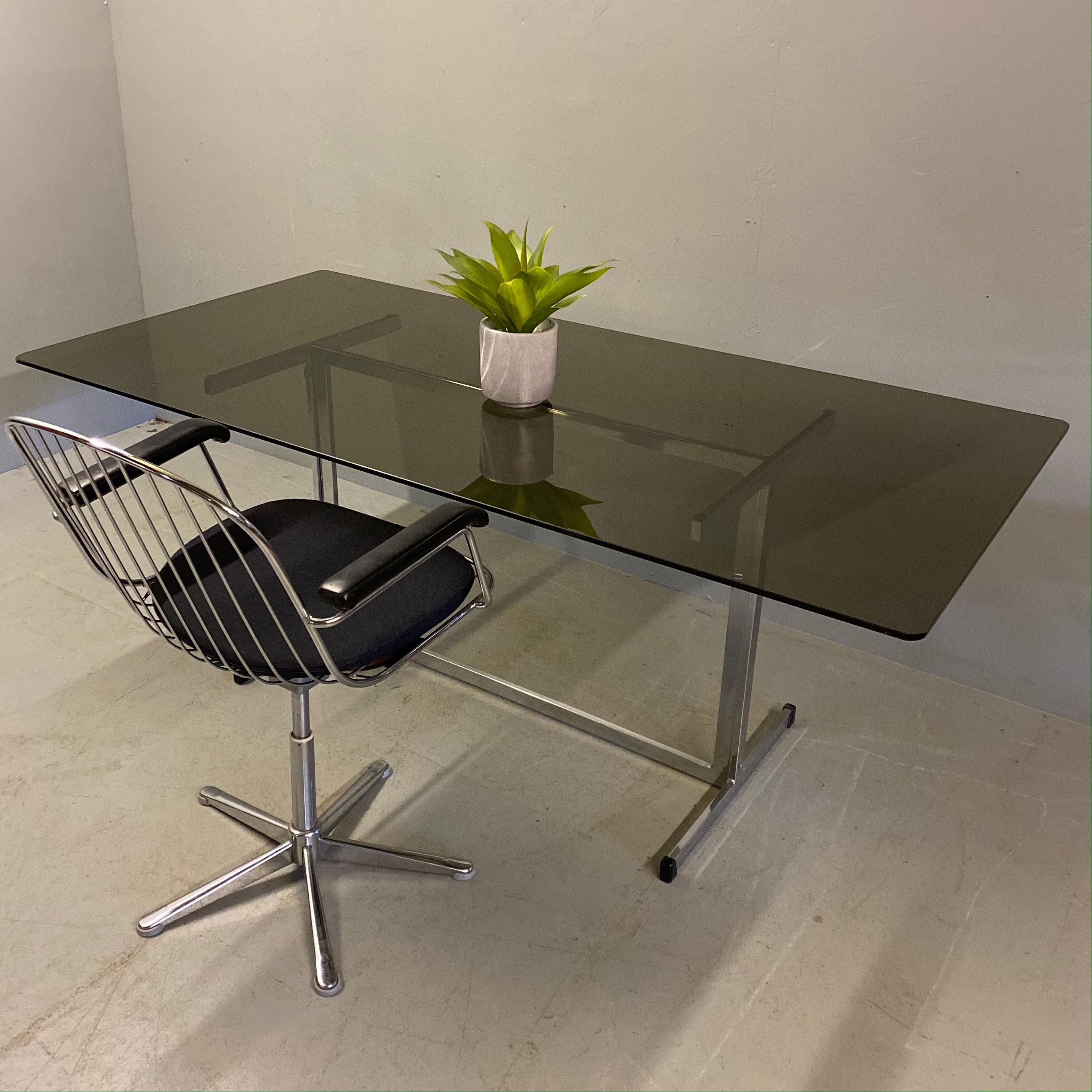 pieff dining table and chairs