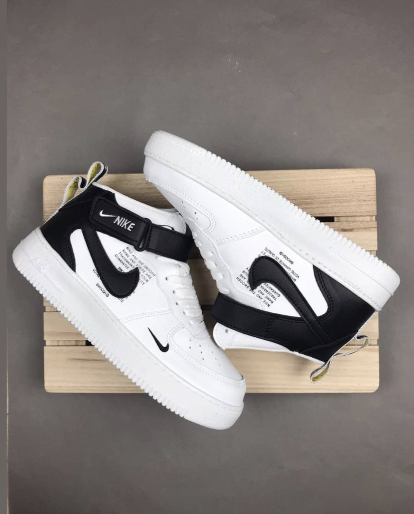 Nike Air Force Bota blancas/negras Pillazapas