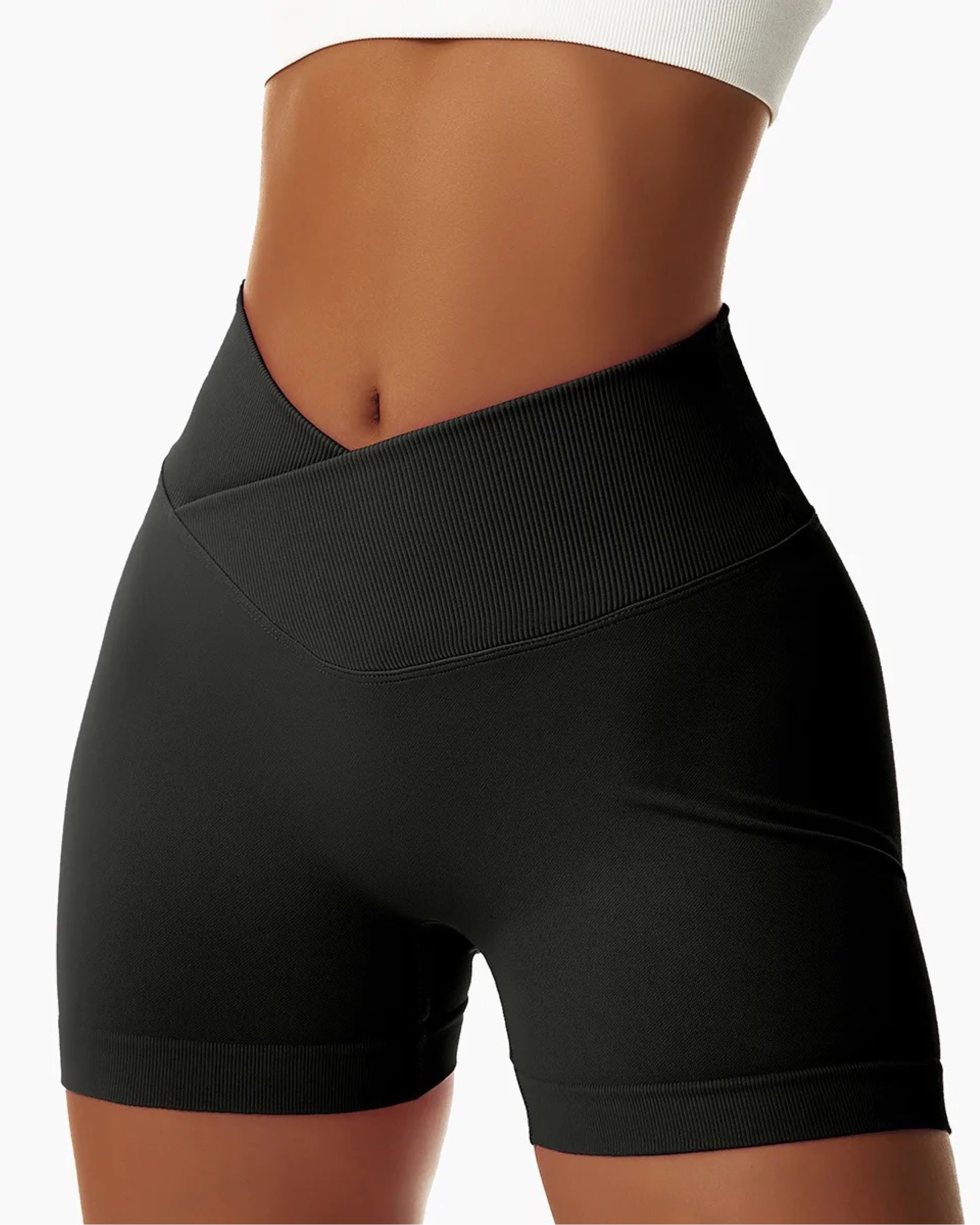 Se ZenCurve High-Waisted Scrunch Shorts Black - Medium / Black hos CBL-Fitness.dk