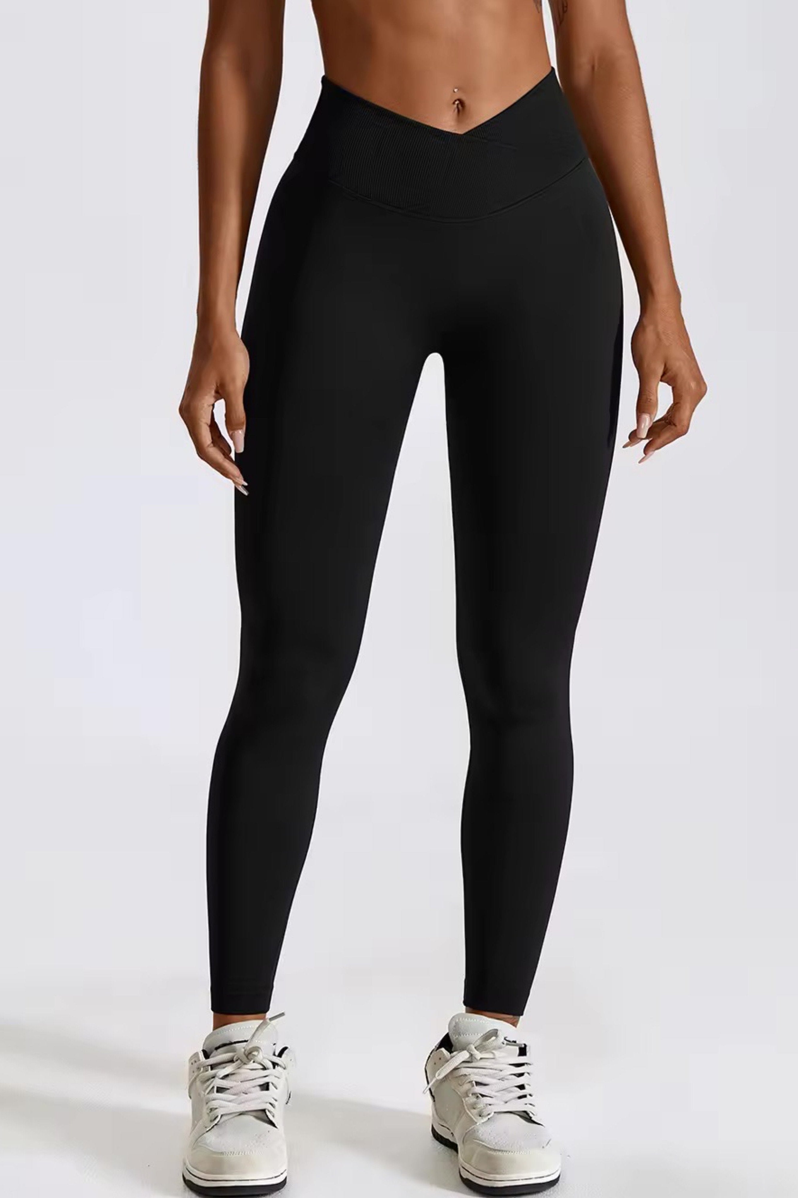 Se ZenCurve High-Waisted Scrunch leggings Black - Meduim / Black hos CBL-Fitness.dk