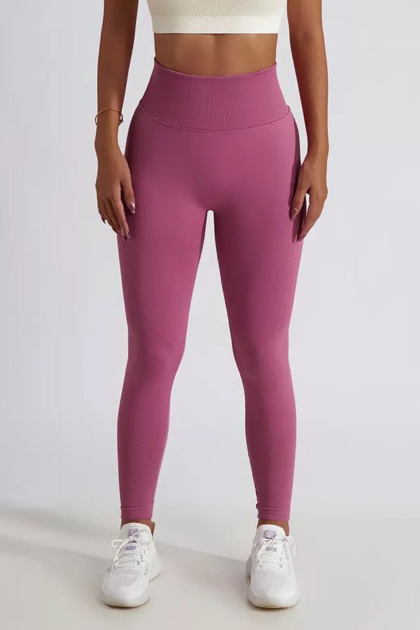 Se PERFORMANCEPRO Scrunch Leggings PaleVioletRed - Medium / PaleVioletRed hos CBL-Fitness.dk