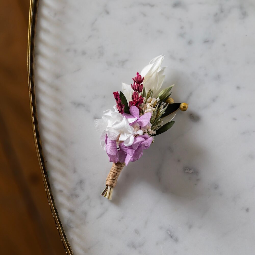 Boutonnière de fleurs séchées pour votre mariage | Flowrette
