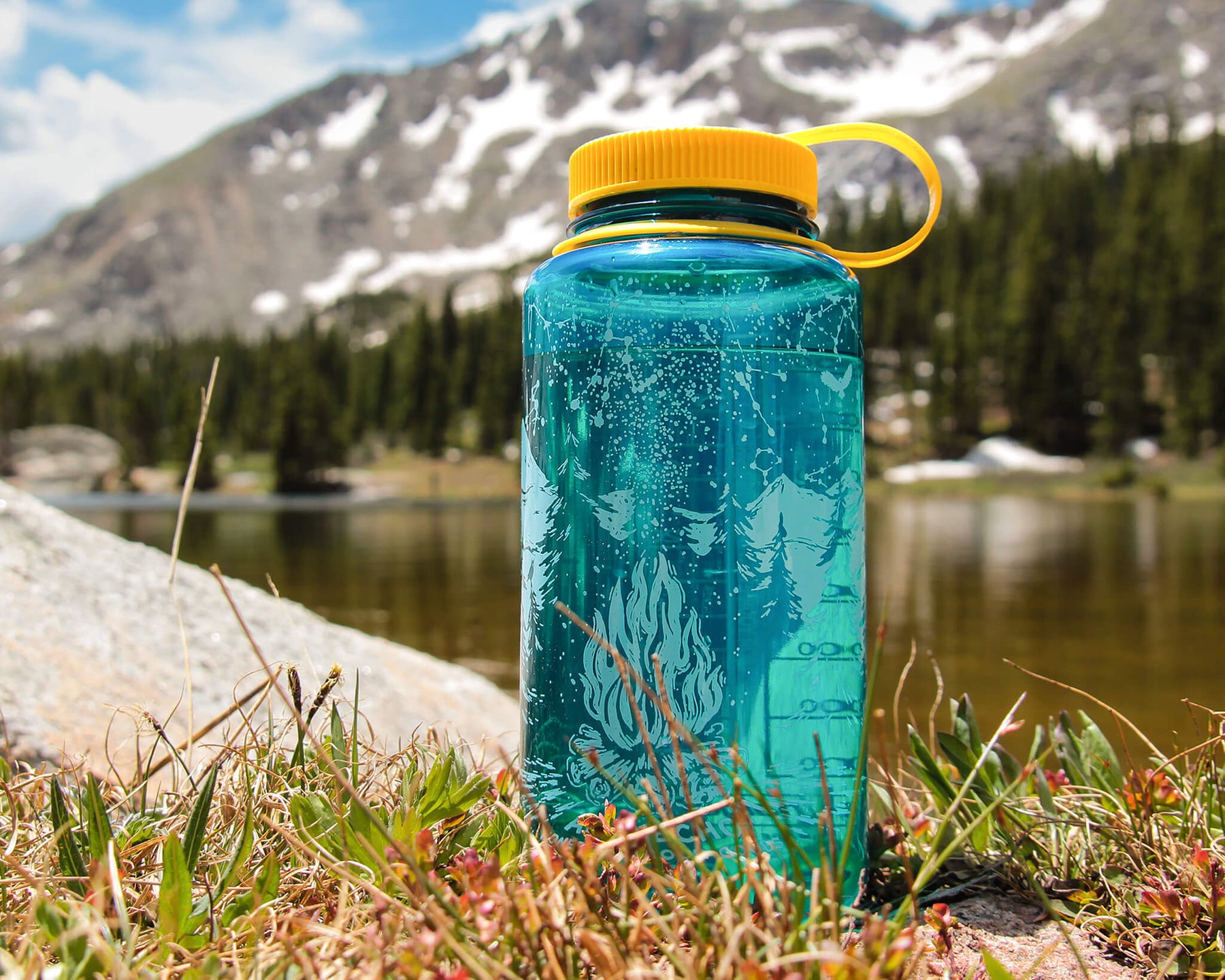 https://cdn.shopify.com/s/files/1/0509/4306/6294/products/WB108_Campfire_Constellations_Water_Bottle_1_1800x1800.jpg?v=1660154222