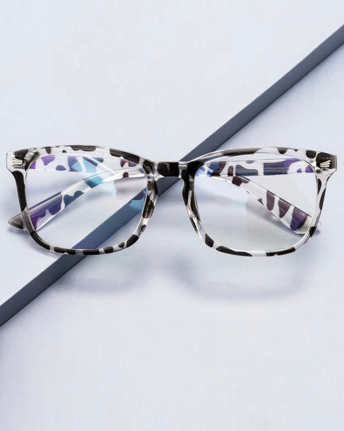 Saint Laurent Unisex White / Black Cheetah Print Sunglasses – Bluefly