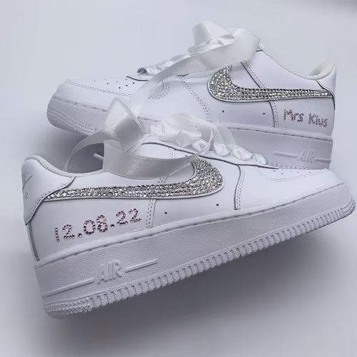 Las Nike Air Force 1 de Swarovski son las zapatillas más brillantes (y  excesivas) del año