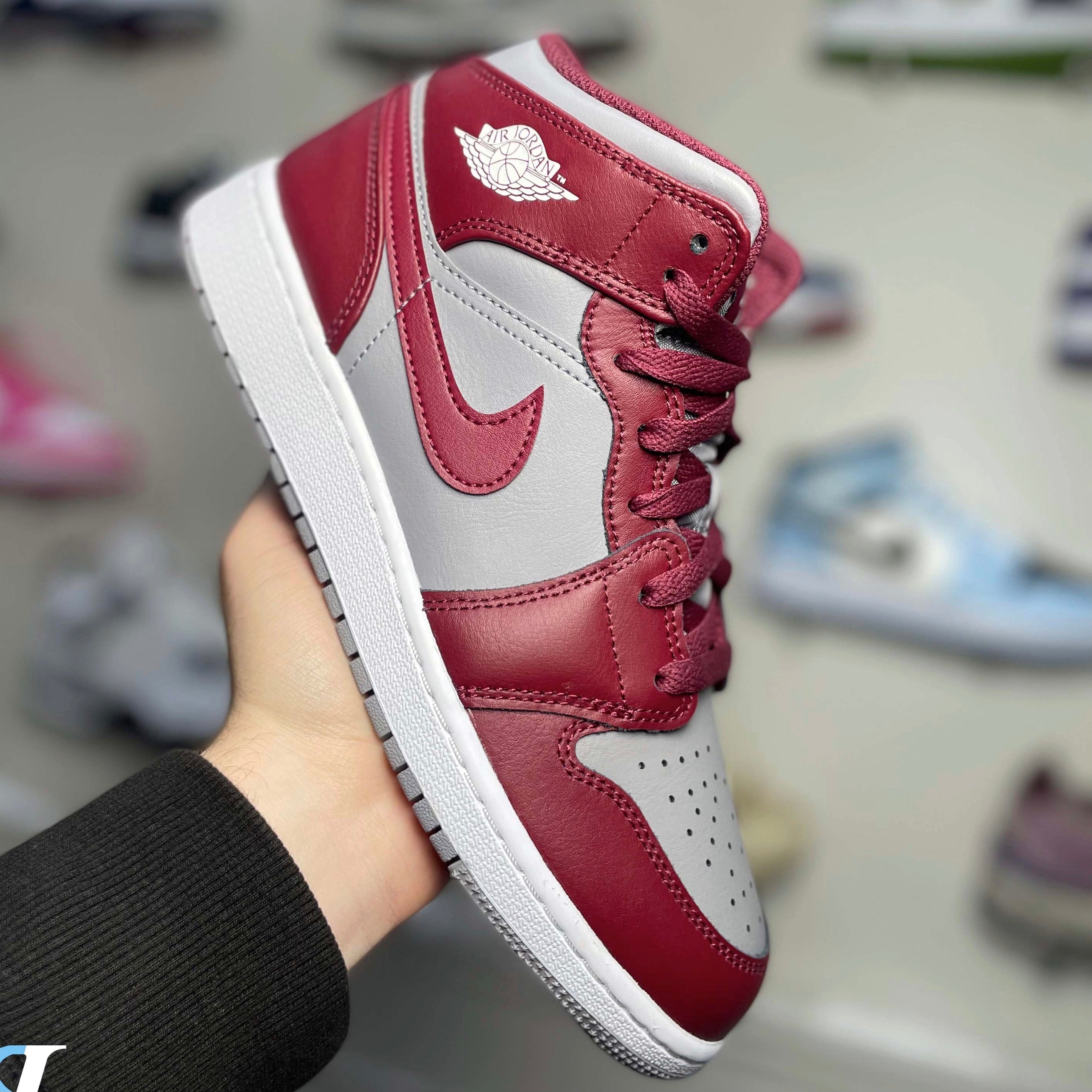 Jordan 1 Mid Cherrywood Red GS