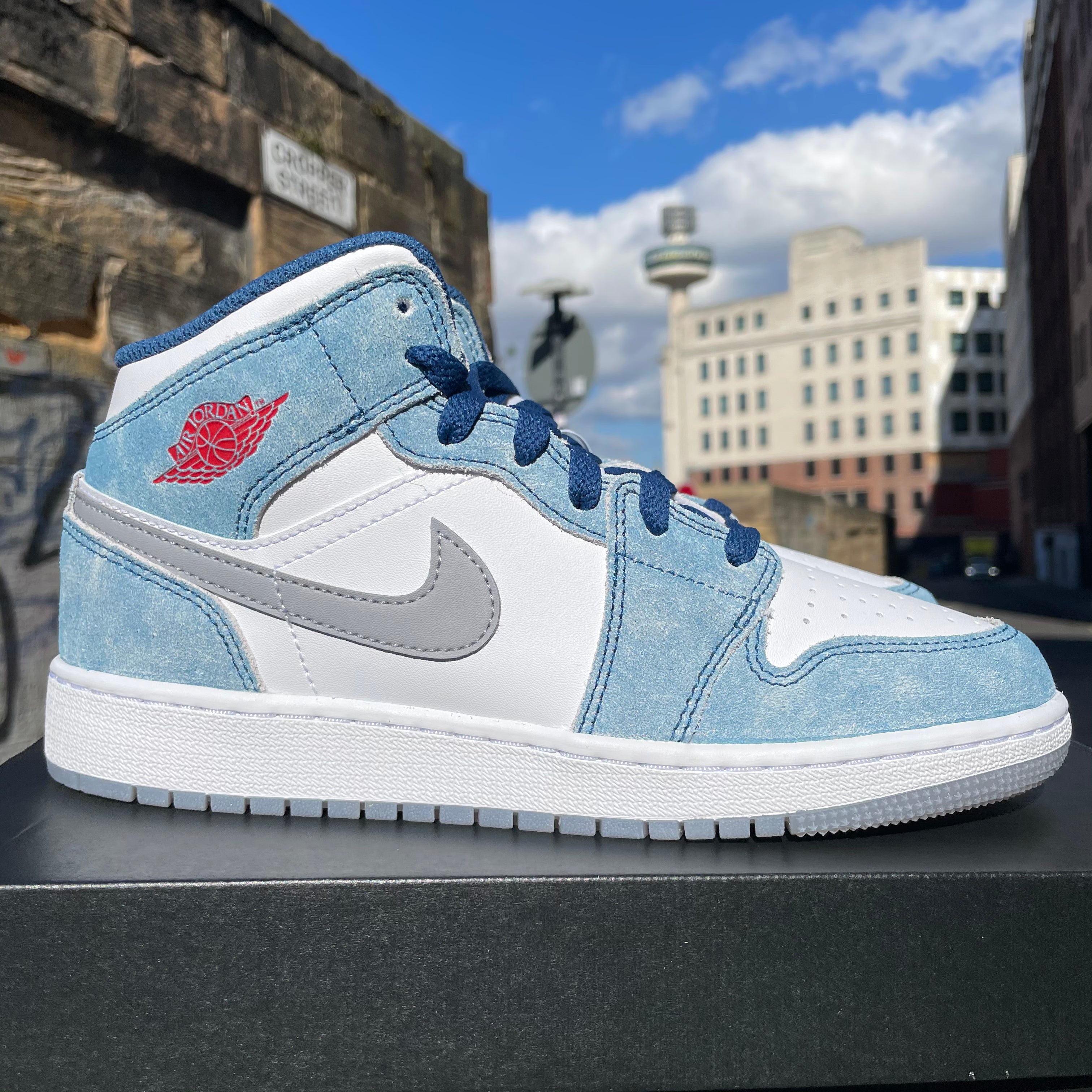 Jordan 1 Mid French Blue