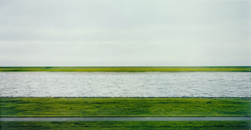 La fotografia Rhein II di Andreas Gursky