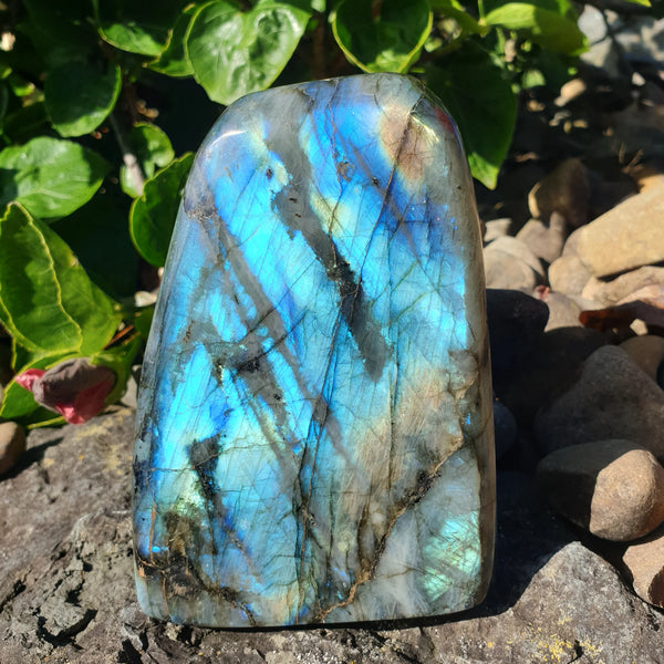 Labradorite significato proprietà cristalloterapia pietra