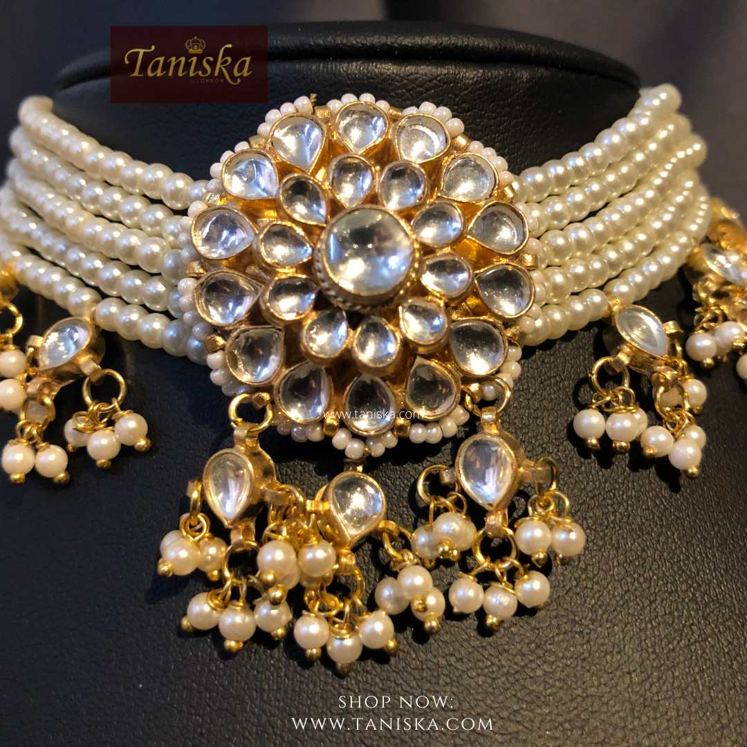 ANAYAT Golden Pachi Kundan Necklace Set