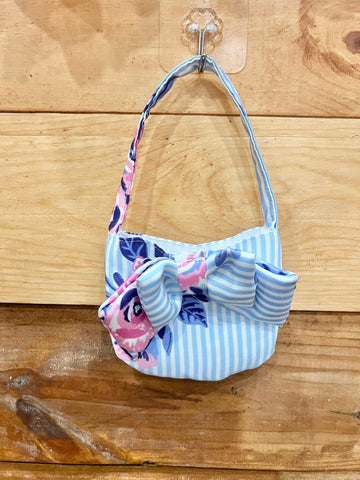 Vera Bradley Blue Flower Cosmetic Bag – Three Little Peas Children's Resale  & Upscale Boutique