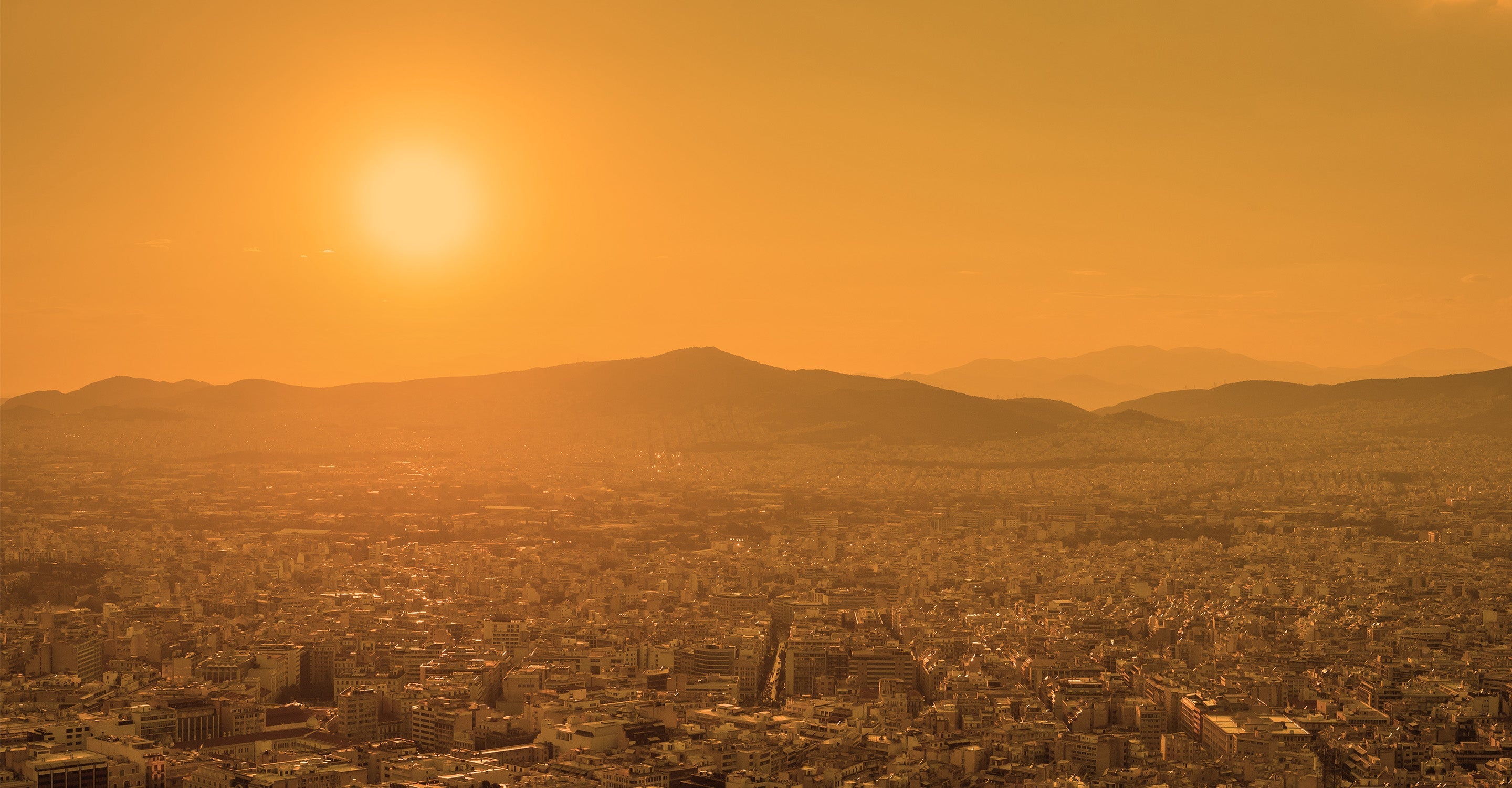 La miniatura de un artículo de noticias con título Greece Air Quality Alert: Orange skies over Athens