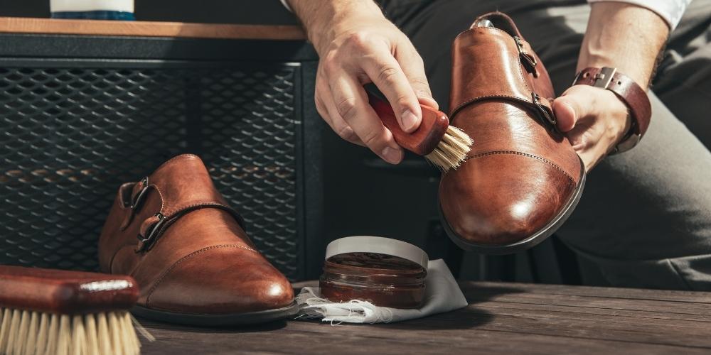 How to Clean Synthetic Leather Shoes 