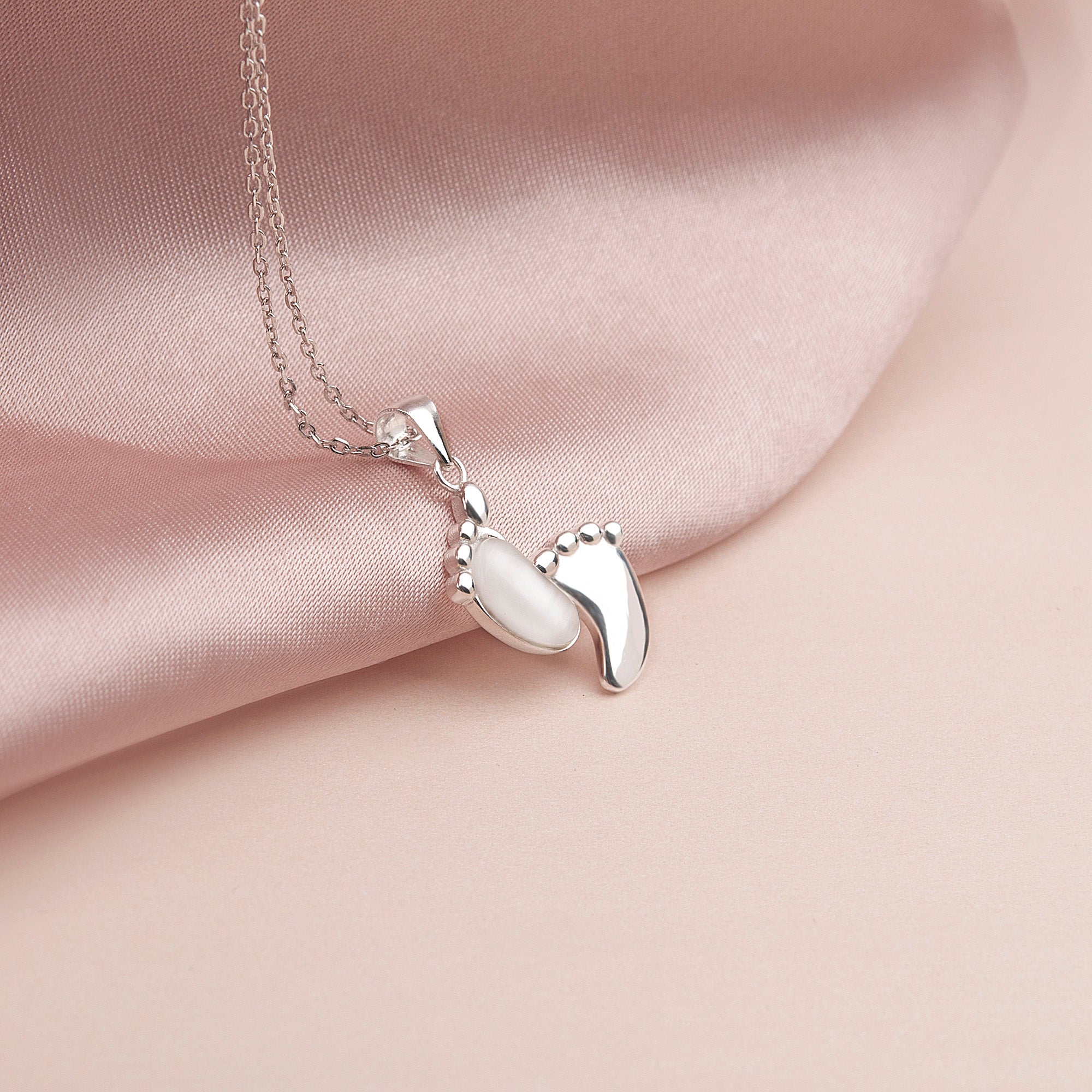 necklace for expecting mother