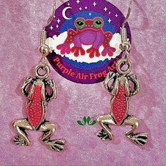 Dazzle with made in the USA frog earrings in sterling silver, perfect for any nature enthusiast's collection.