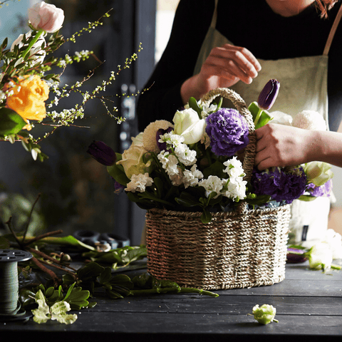 Show Her the Beauty of Nature With Flower Arrangements