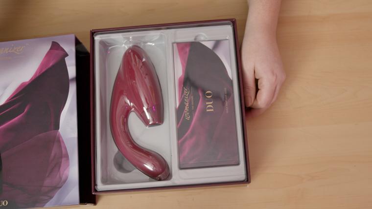 Womanizer Duo air pressure toy