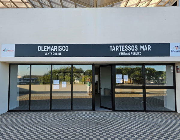 Tiendas de Olemarisco y Tartessos Mar en la ciudad del marisco