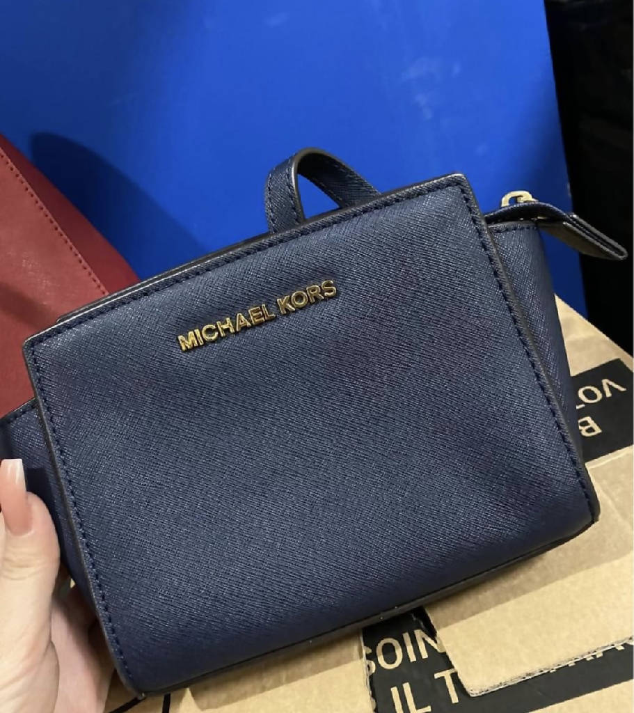 Mua Túi Xách Tay Michael Kors MK Mercer ExtraSmall Logo And Leather  Crossbody Bag Màu Trắng Hồng  Michael Kors  Mua tại Vua Hàng Hiệu h038929