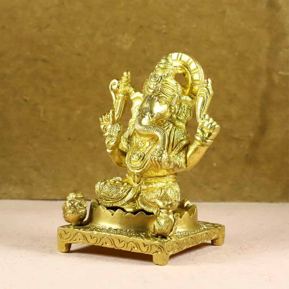 smilesellers Beautifully Glossy finish design brass idol of lord Ganesh