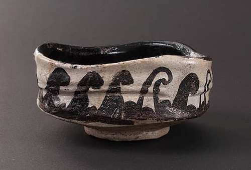 Black Oribe Rokuhamon Tea bowl