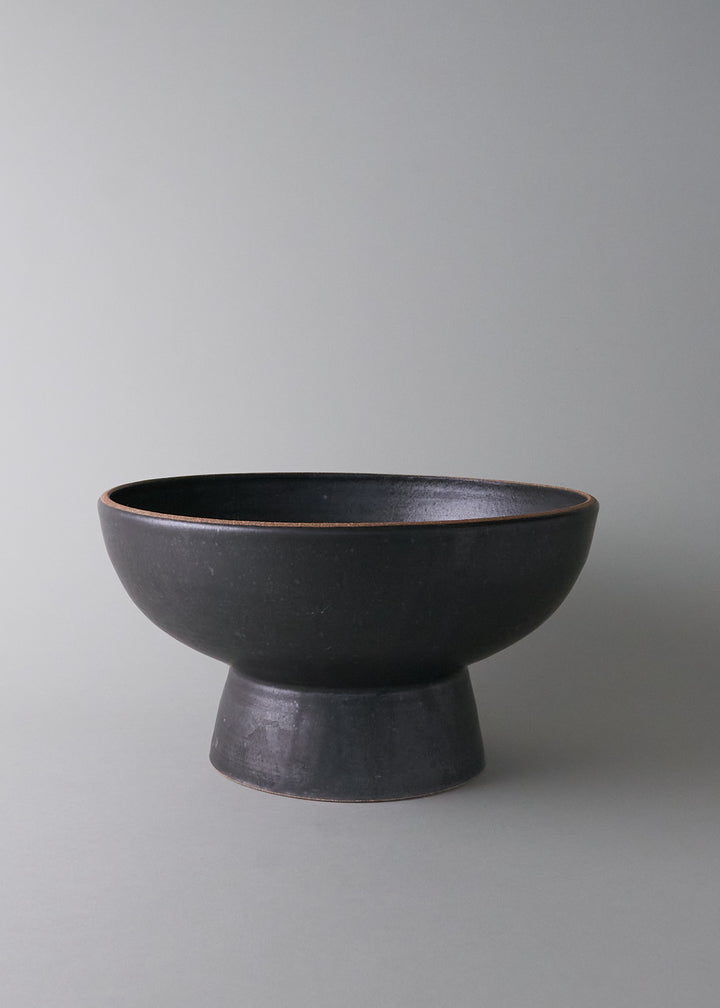 Large Footed Bowl in Iron Black No.2 - Victoria Morris Pottery