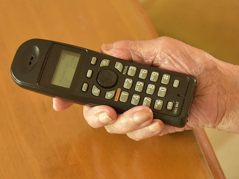 Best Phones For People With Dementia Or Alzheimer's